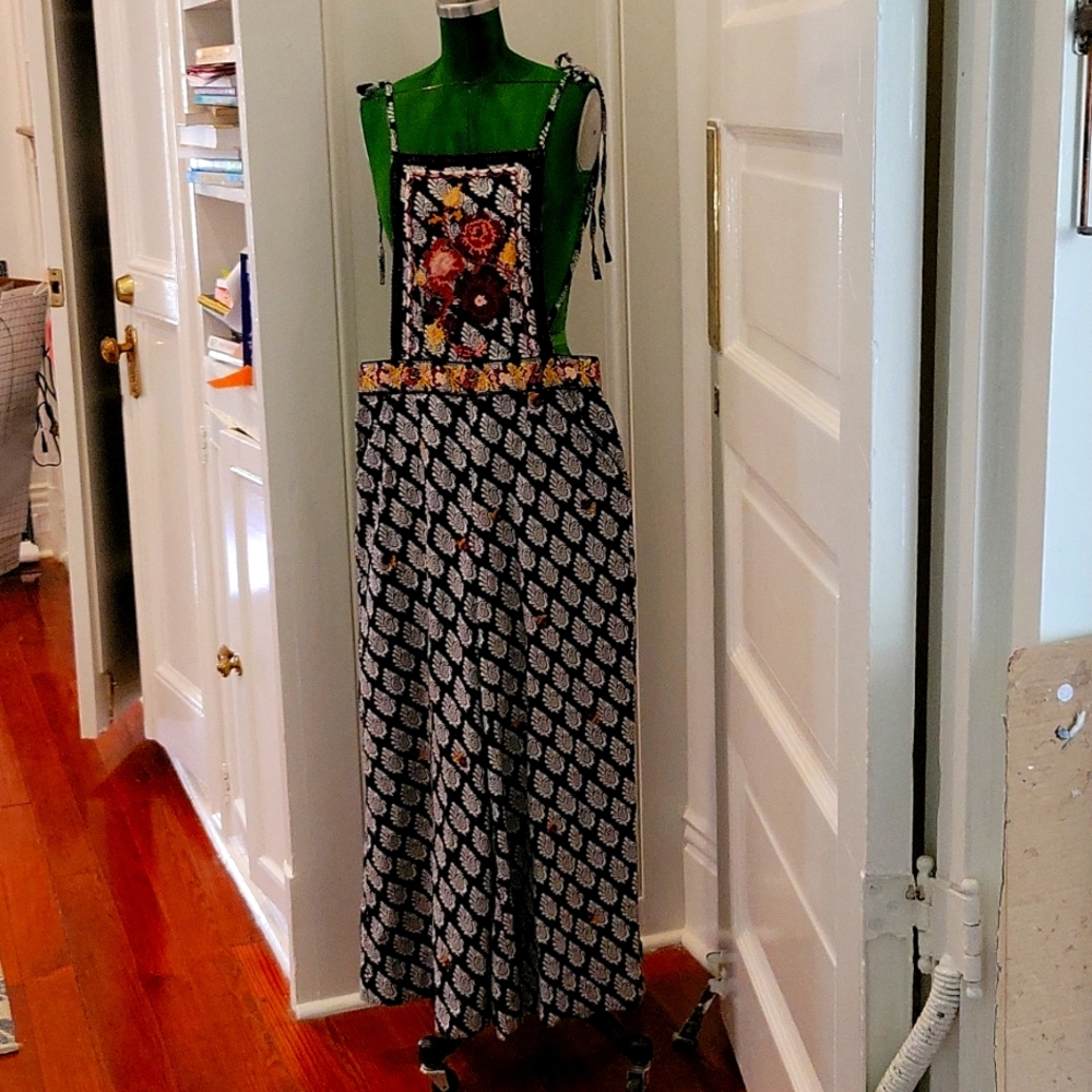 Anthropology Embroidered Wide Leg Jumper Size 6 NWT